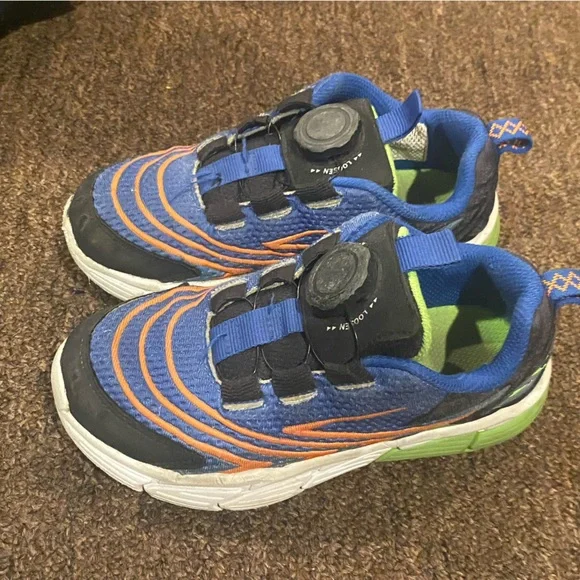 Skechers sneakers 2025 no laces